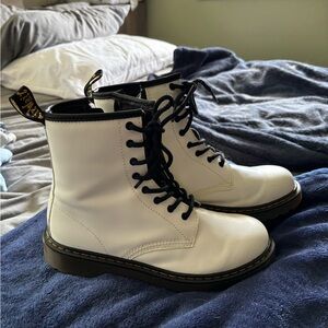 White Doc Martens boots - never worn size 6w
